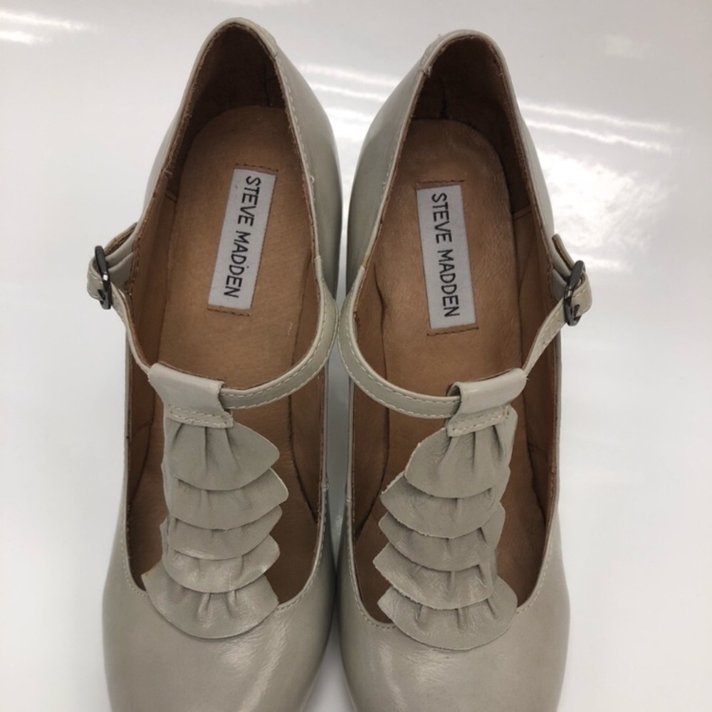SOLD.            Steve Madden Heels Size 8.5